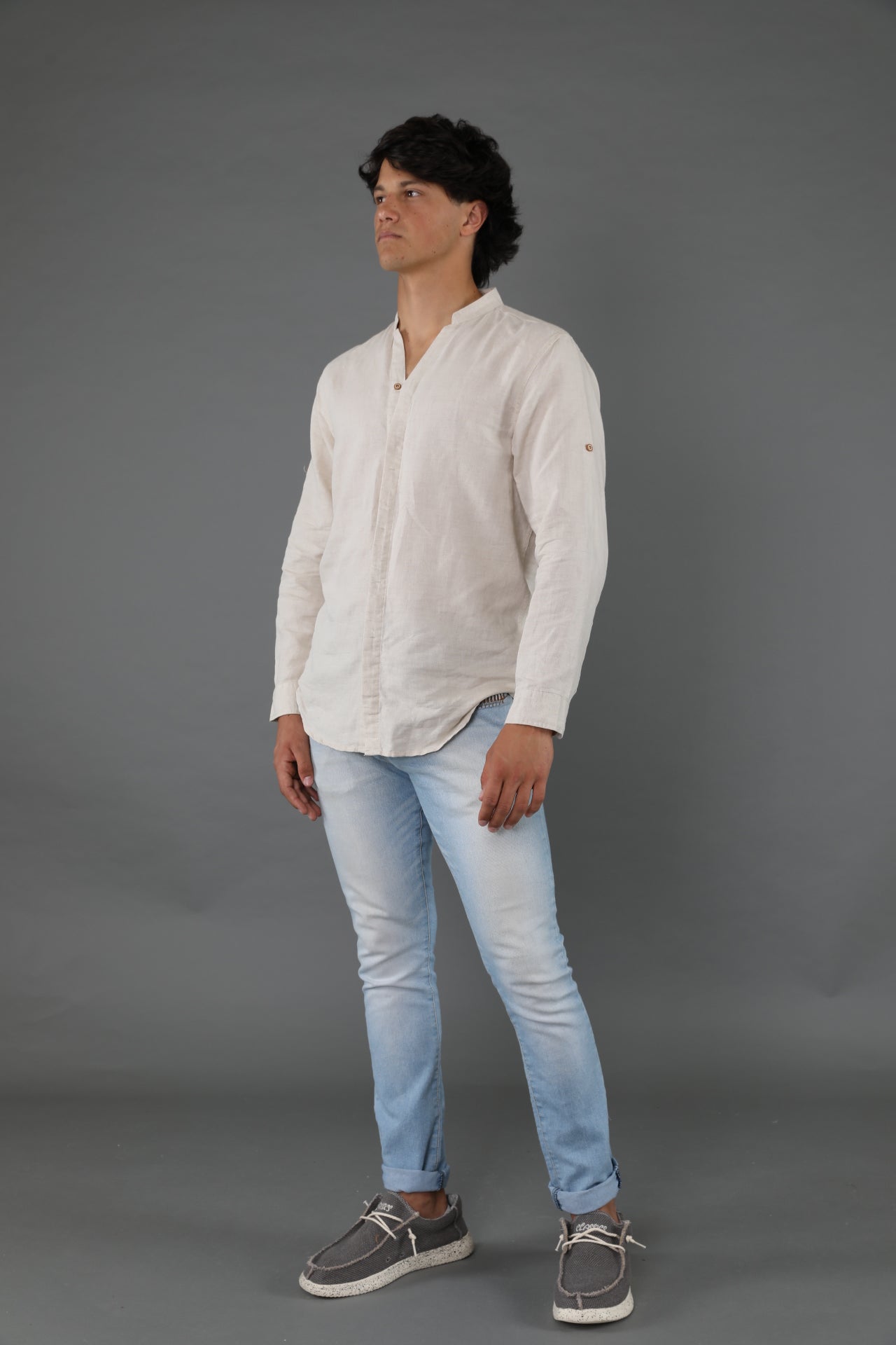 Camisa de Lino Manga Larga cuello en V