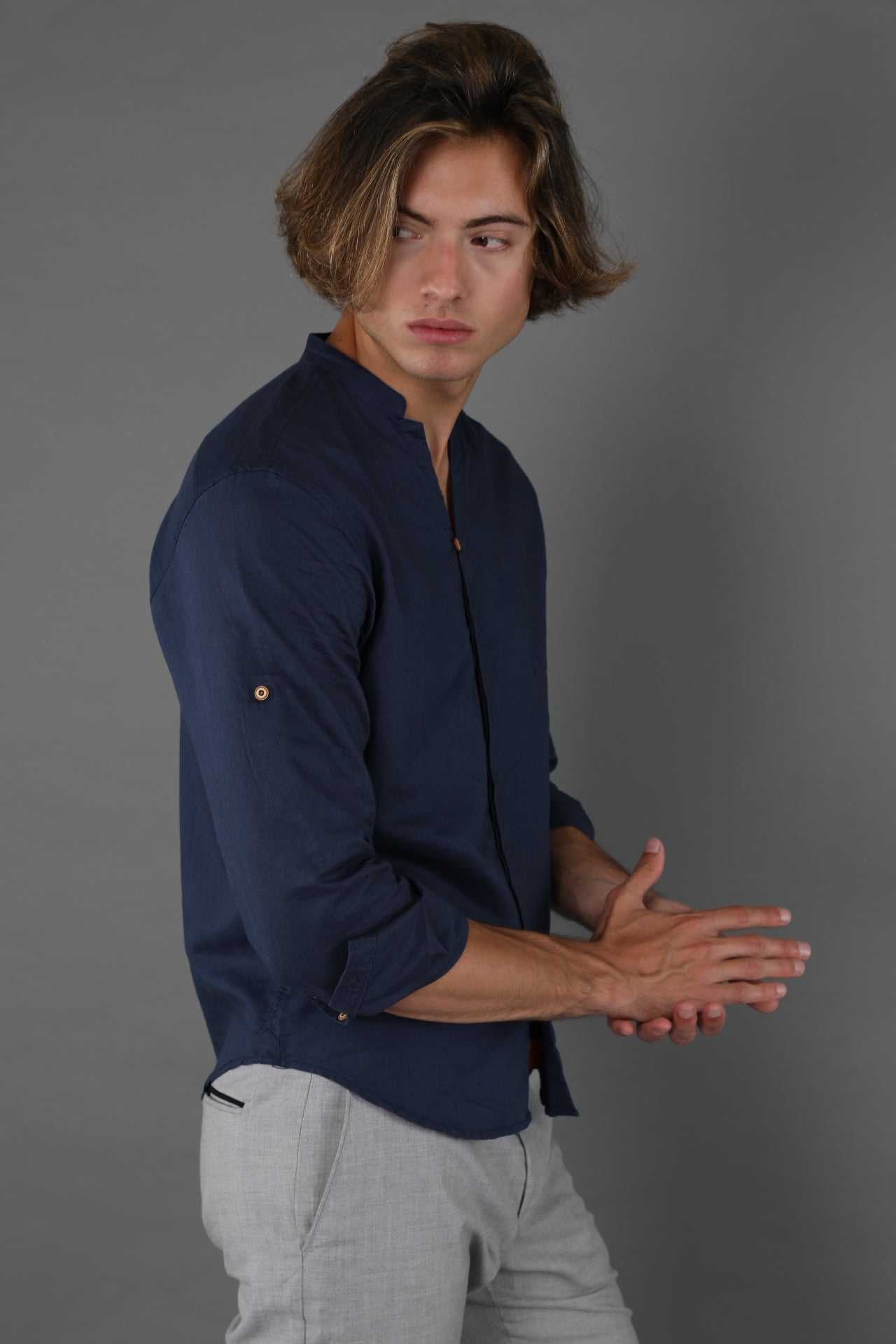 Camisa de Lino Manga Larga cuello en V