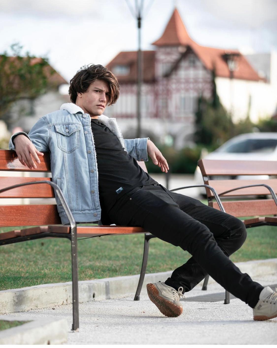 Campera de Jean con corderito Negra