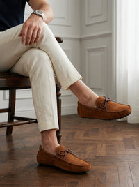 Thumbnail for Ascot marron - modelo sentado.jpg