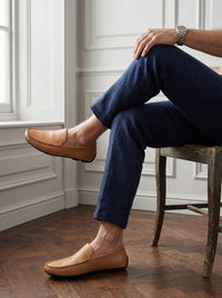 Thumbnail for Grosvenor kaki - modelo sentado.jpg