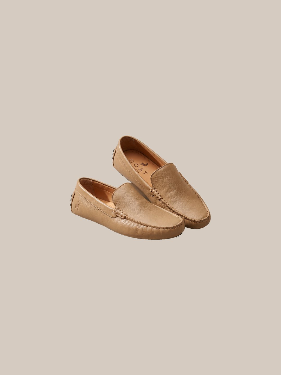 1 khaki par elegante - IA.jpg