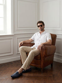 Thumbnail for Richmond blanca - Modelo J sentado.jpg