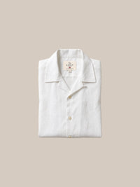 Thumbnail for Camisa Chelsea Linen Camp Collar — Modelo 56 blanca doblada - IA.jpg