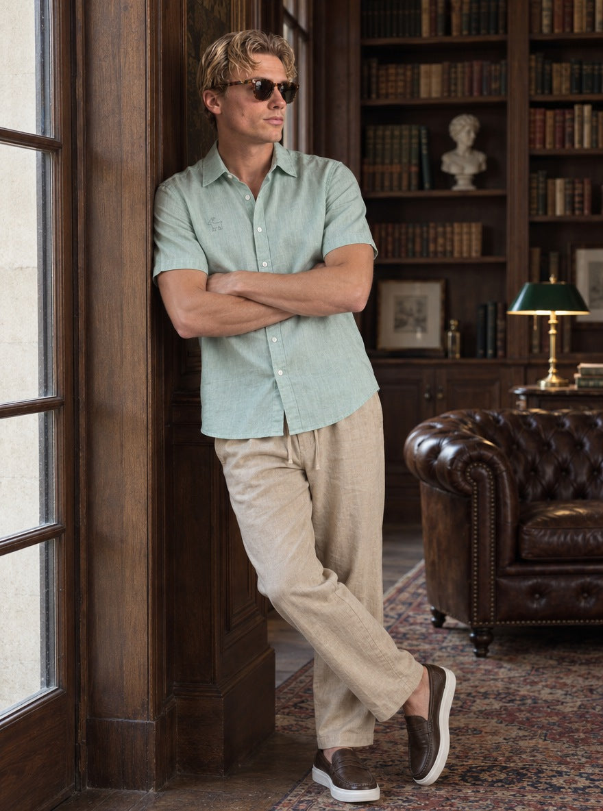 Camisa 100% Lino (Black Line) — Black Line verde - Modelo E apoyado.jpg